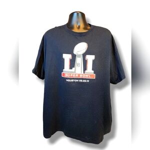 EUC Majestic Super Bowl LI 51 Football Graphic-Print T-Shirt Men's Size 2XL/XXL